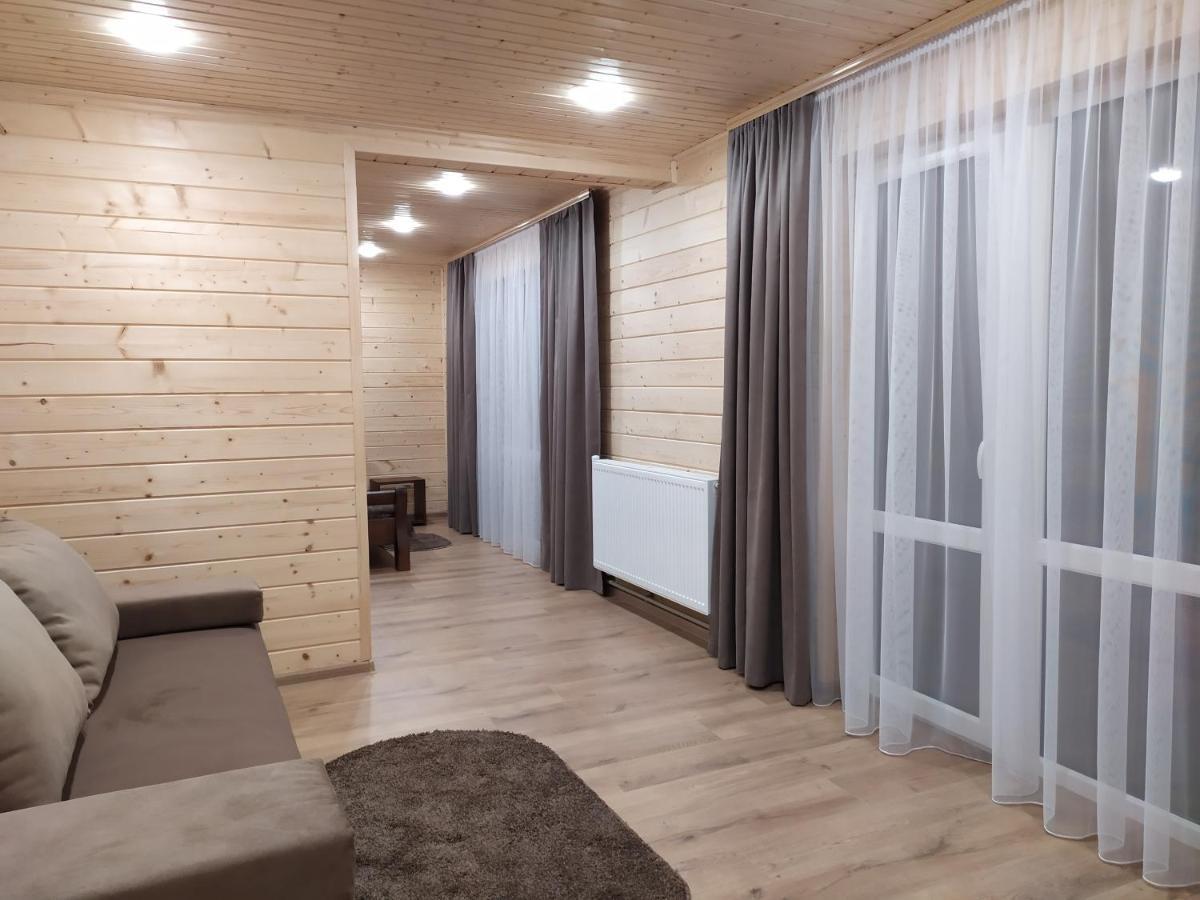 Апартаменти З Двома Спальнями І Кухнею Jaremče Exteriér fotografie