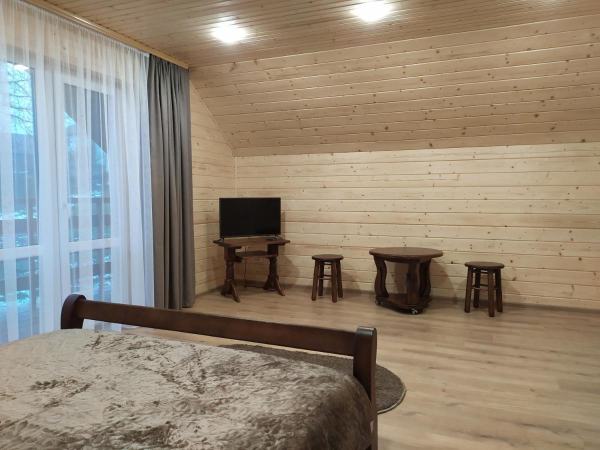 Апартаменти З Двома Спальнями І Кухнею Jaremče Exteriér fotografie