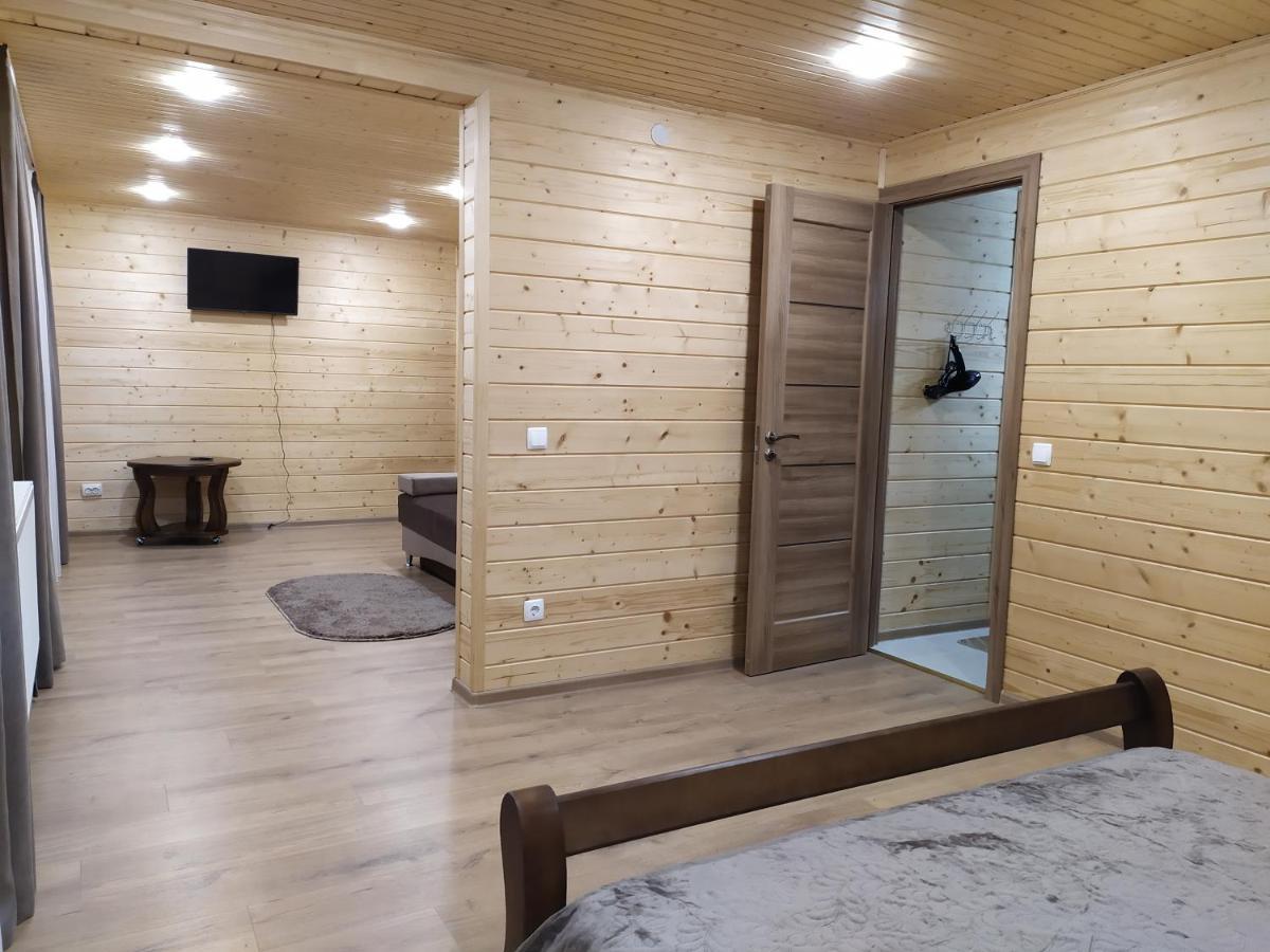 Апартаменти З Двома Спальнями І Кухнею Jaremče Exteriér fotografie