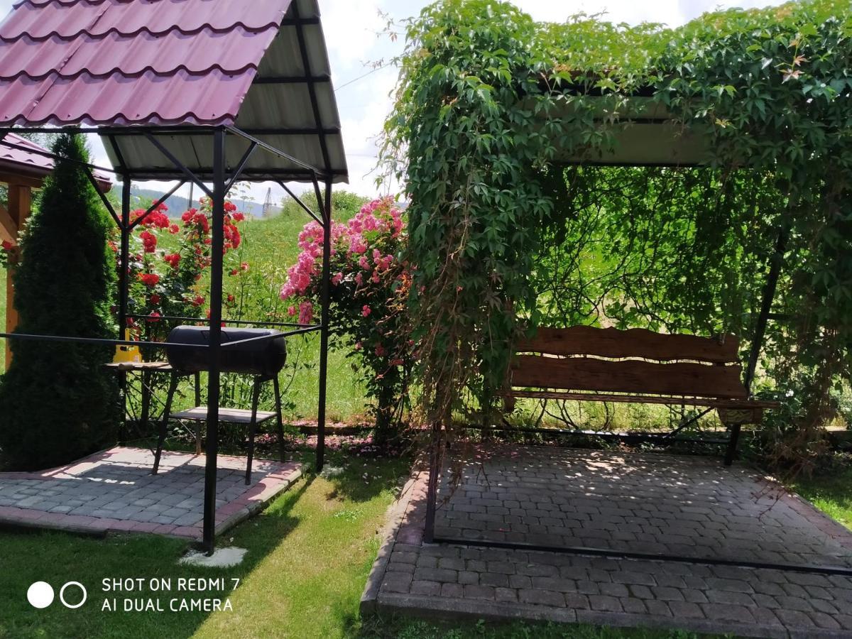 Апартаменти З Двома Спальнями І Кухнею Jaremče Exteriér fotografie